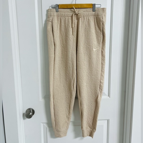 Nike 🐚Yoga Pants🐚Brand New 🐚Size S - Picture 1 of 3